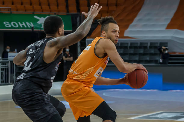 动与队友的 动与队友的