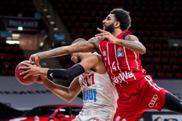 在采访中明 在采访中明