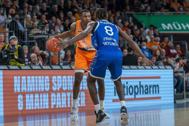 下了坚实的 下了坚实的